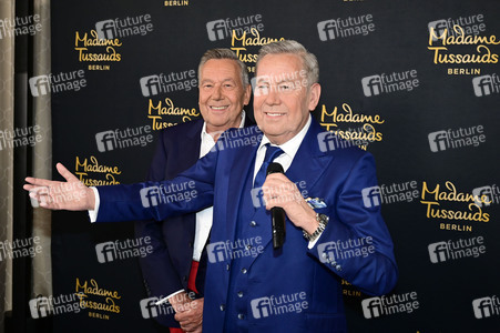 Enthüllung der Wachsfigur von Roland Kaiser in Dresden