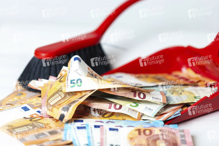 Symbolfoto Geldverschwendung