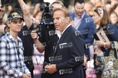 Filmpremiere 'Horizon' in Berlin