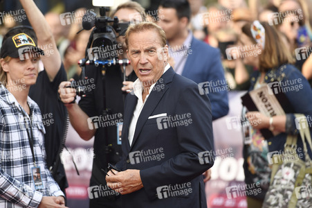 Filmpremiere 'Horizon' in Berlin