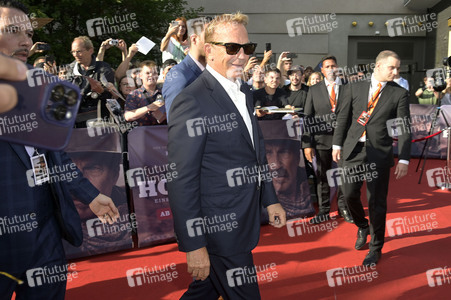 Filmpremiere 'Horizon' in Berlin