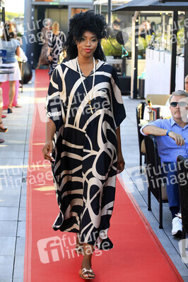 Fashion Show von Viktoria Varga und Célia von Barchewitz in Leipzig