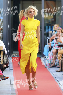 Fashion Show von Viktoria Varga und Célia von Barchewitz in Leipzig