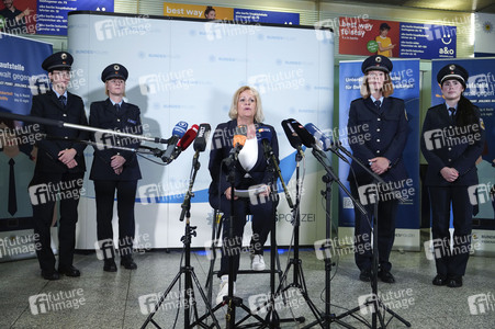 Eröffnung der ersten Anlaufstelle der Bundespolizei zum Schutz von Frauen vor Gewalt in Berlin