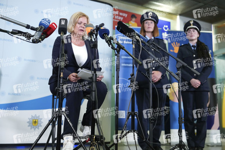 Eröffnung der ersten Anlaufstelle der Bundespolizei zum Schutz von Frauen vor Gewalt in Berlin