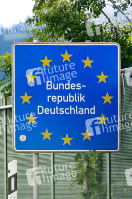 Symbolfoto Zollschild Bundesrepublik Deutschland