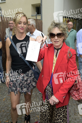 Theaterpremiere 'Die Tanzstunde' in Berlin