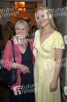 Theaterpremiere 'Die Tanzstunde' in Berlin