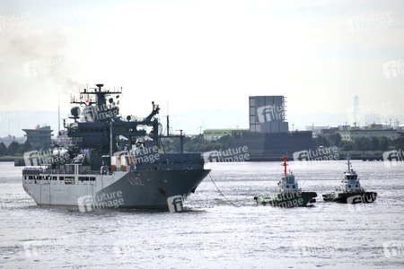 Ankunft von Schiffen der Deutschen Marine in Tokio