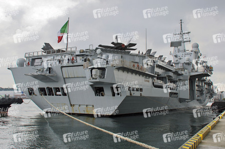 Ankunft von Schiffen der italienischen Marine in Yokosuka