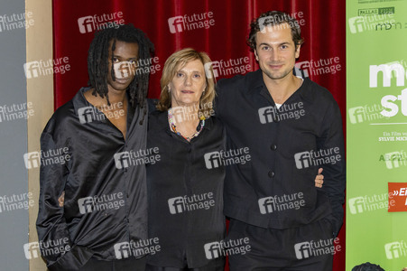 Filmpremiere 'More Than Strangers' in Halle