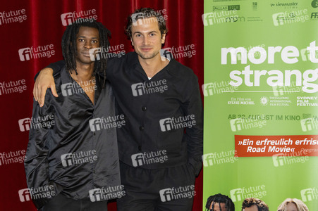 Filmpremiere 'More Than Strangers' in Halle
