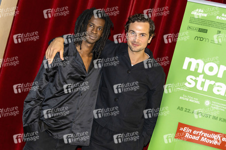 Filmpremiere 'More Than Strangers' in Halle