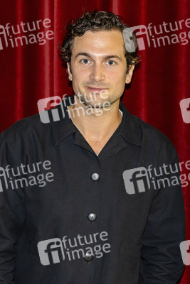 Filmpremiere 'More Than Strangers' in Halle