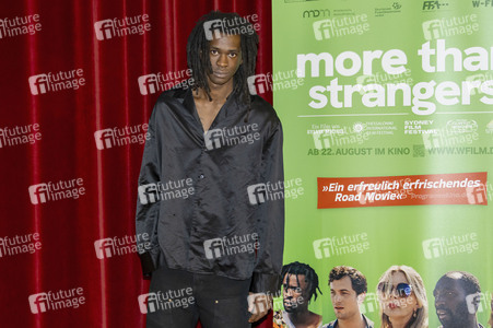 Filmpremiere 'More Than Strangers' in Halle