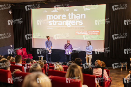 Filmpremiere 'More Than Strangers' in Halle