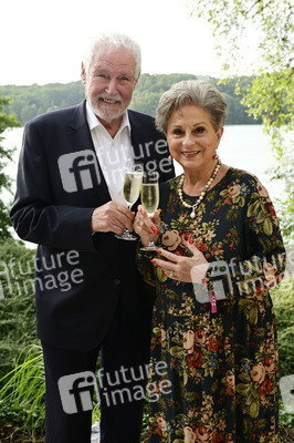 Landpartie Sommerfest mit Julian F.M. Stoeckel in Buckow