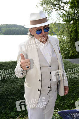 Landpartie Sommerfest mit Julian F.M. Stoeckel in Buckow