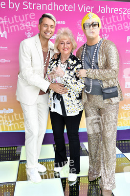 Landpartie Sommerfest mit Julian F.M. Stoeckel in Buckow