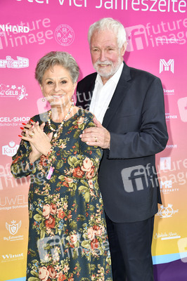 Landpartie Sommerfest mit Julian F.M. Stoeckel in Buckow