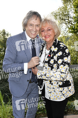 Landpartie Sommerfest mit Julian F.M. Stoeckel in Buckow