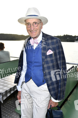 Landpartie Sommerfest mit Julian F.M. Stoeckel in Buckow