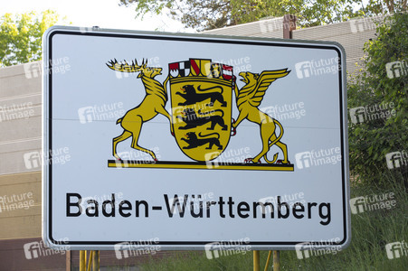 Symbolfoto Verkehrstafel Bundesland