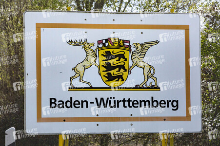 Symbolfoto Verkehrstafel Bundesland