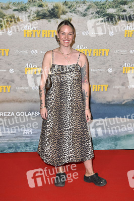 Filmpremiere 'Alles Fifty Fifty' in Berlin