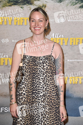 Filmpremiere 'Alles Fifty Fifty' in Berlin