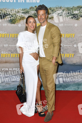 Filmpremiere 'Alles Fifty Fifty' in Berlin