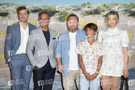 Filmpremiere 'Alles Fifty Fifty' in Berlin