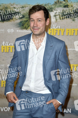 Filmpremiere 'Alles Fifty Fifty' in Berlin