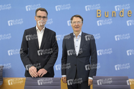 Bundespressekonferenz Gesundes-Herz-Gesetz in Berlin