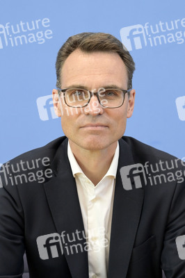 Bundespressekonferenz Gesundes-Herz-Gesetz in Berlin