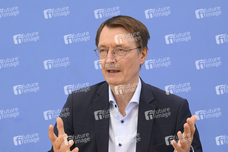 Bundespressekonferenz Gesundes-Herz-Gesetz in Berlin