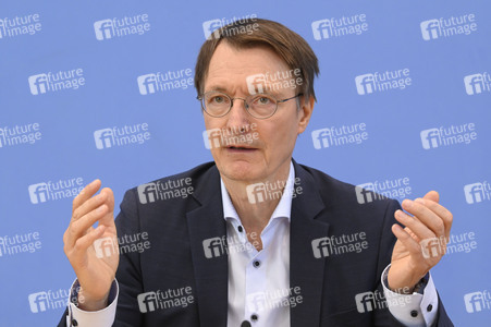 Bundespressekonferenz Gesundes-Herz-Gesetz in Berlin