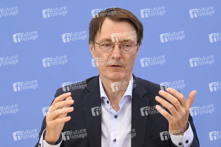 Bundespressekonferenz Gesundes-Herz-Gesetz in Berlin