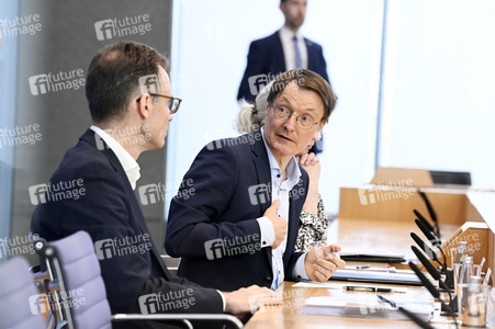 Bundespressekonferenz Gesundes-Herz-Gesetz in Berlin