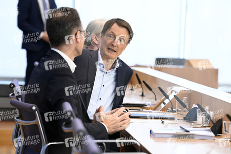 Bundespressekonferenz Gesundes-Herz-Gesetz in Berlin