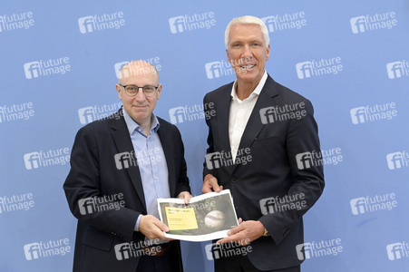 Bundespressekonferenz Wirtschaftsschutzbericht in Berlin