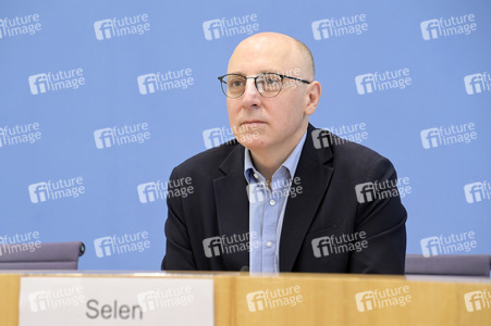 Bundespressekonferenz Wirtschaftsschutzbericht in Berlin