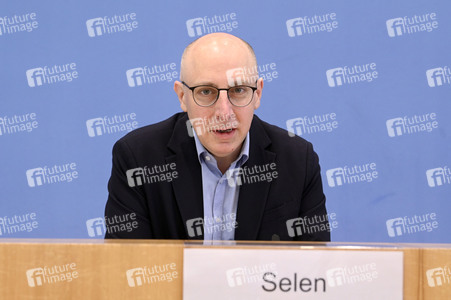 Bundespressekonferenz Wirtschaftsschutzbericht in Berlin