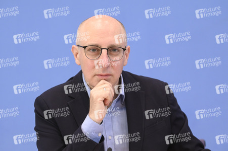 Bundespressekonferenz Wirtschaftsschutzbericht in Berlin