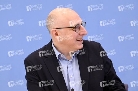 Bundespressekonferenz Wirtschaftsschutzbericht in Berlin