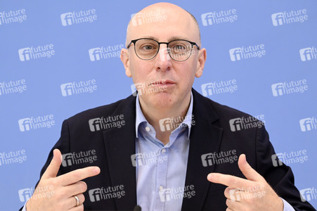 Bundespressekonferenz Wirtschaftsschutzbericht in Berlin