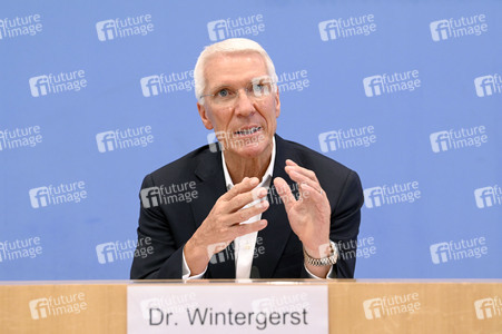 Bundespressekonferenz Wirtschaftsschutzbericht in Berlin