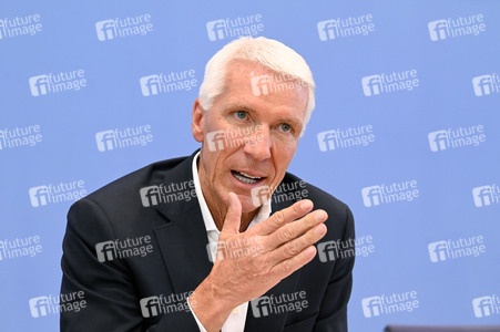 Bundespressekonferenz Wirtschaftsschutzbericht in Berlin