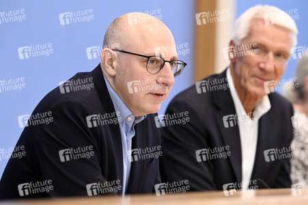 Bundespressekonferenz Wirtschaftsschutzbericht in Berlin