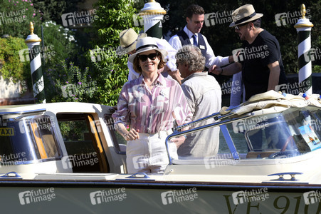 Abfahrt von Sigourney Weaver am Hotel Excelsior, Internationale Filmfestspiele von Venedig 2024